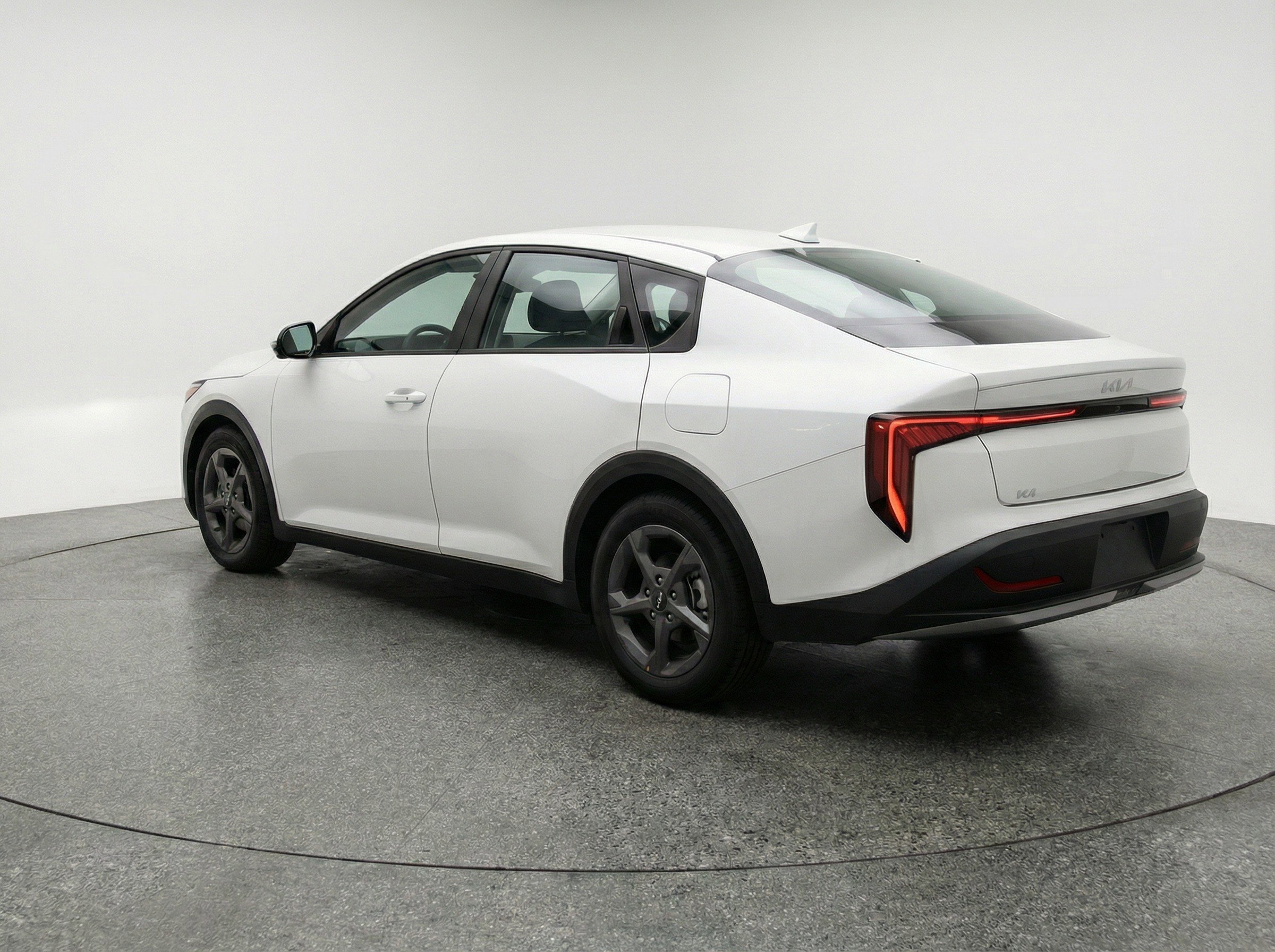 Used 2025 Kia K4 LXS image 6