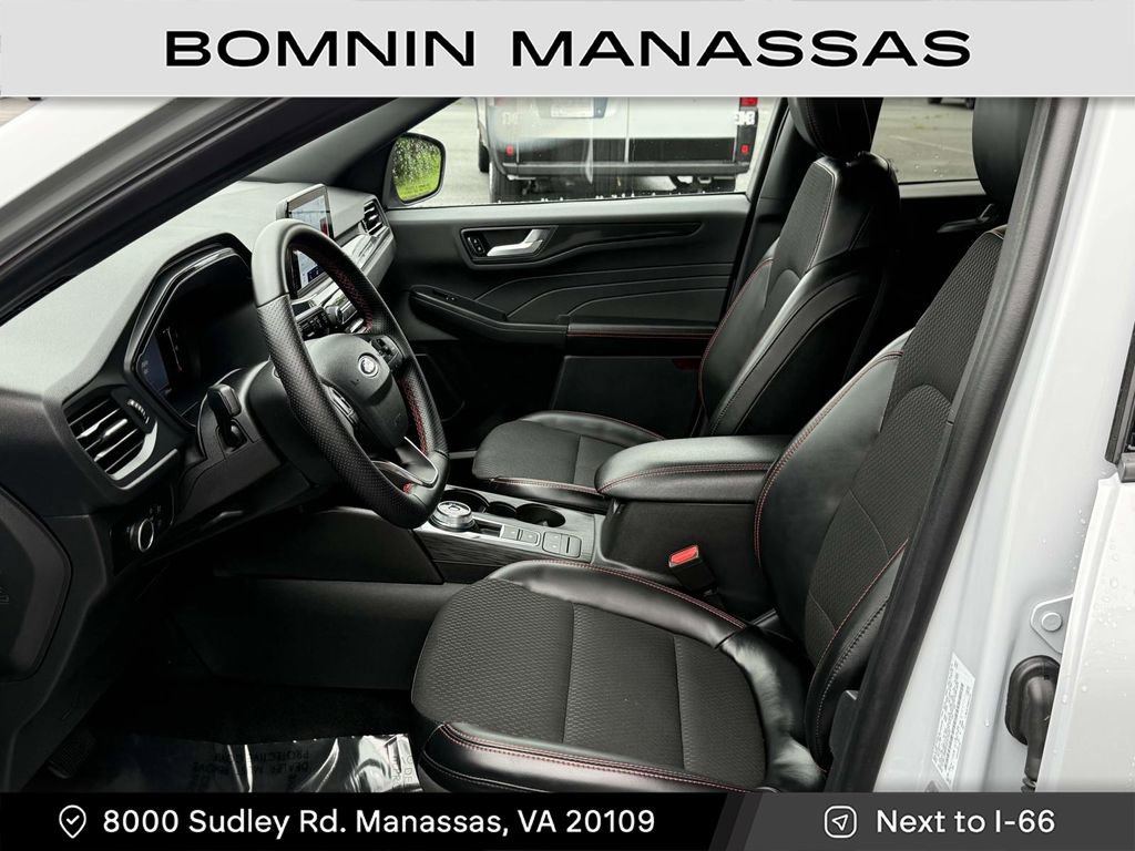 Used 2025 Ford Escape ST-Line image 23