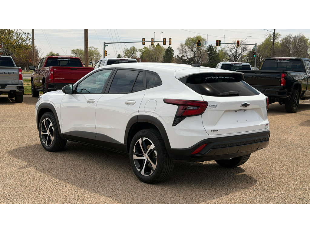 Certified 2024 Chevrolet Trax RS w/ Driver Confidence Package image 5