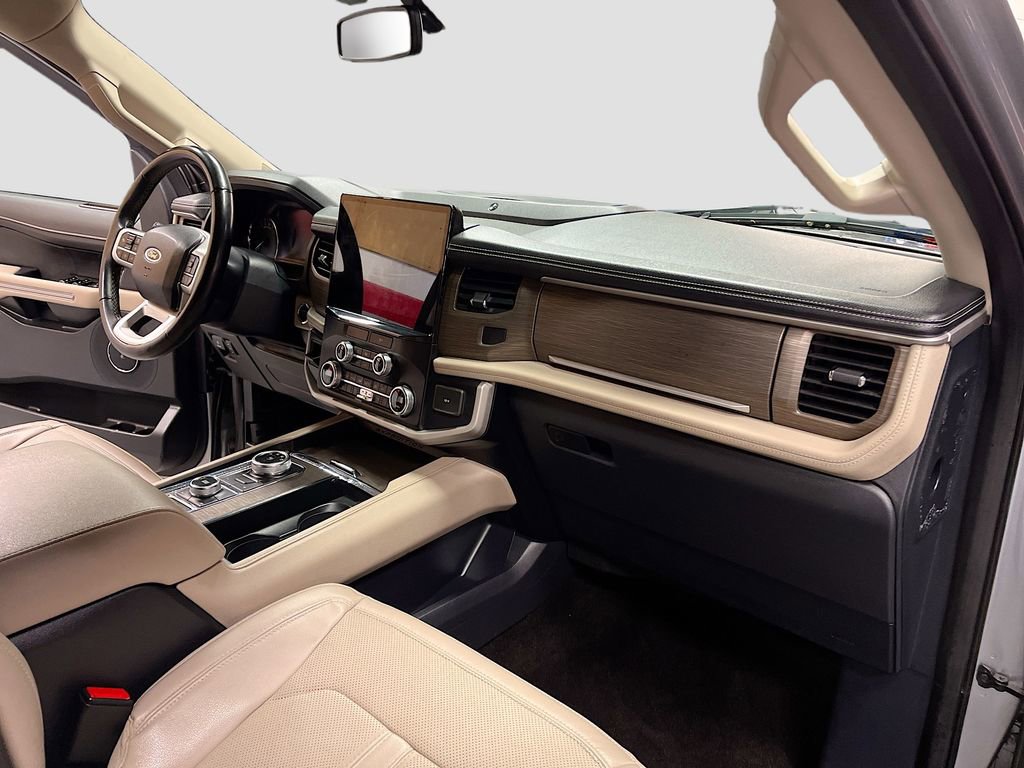 Used 2023 Ford Expedition Limited image 32