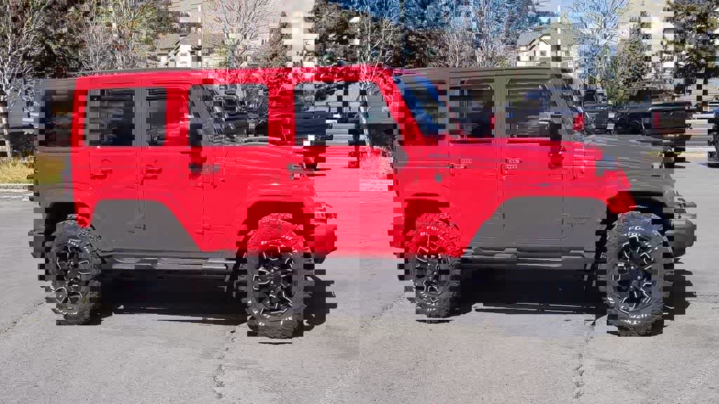 Used 2018 Jeep Wrangler Unlimited Sahara w/ Max Tow Package image 2