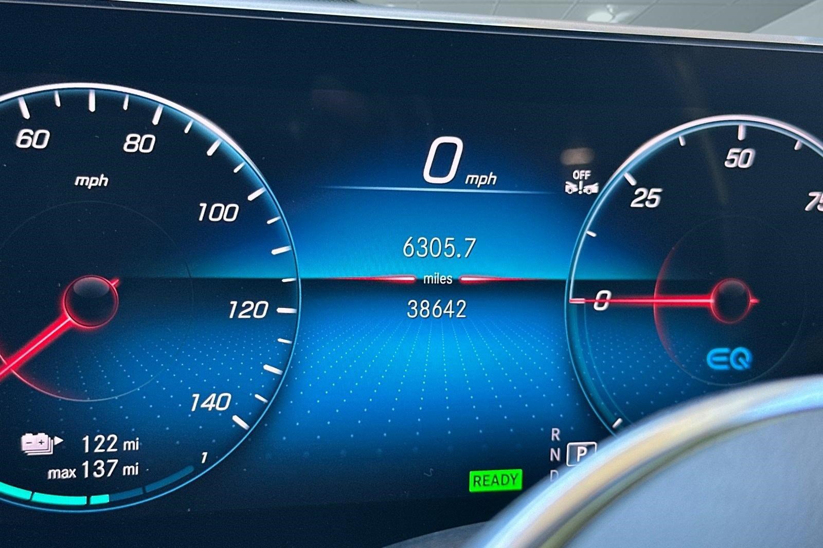 Certified 2023 Mercedes-Benz EQB 300 4MATIC image 25