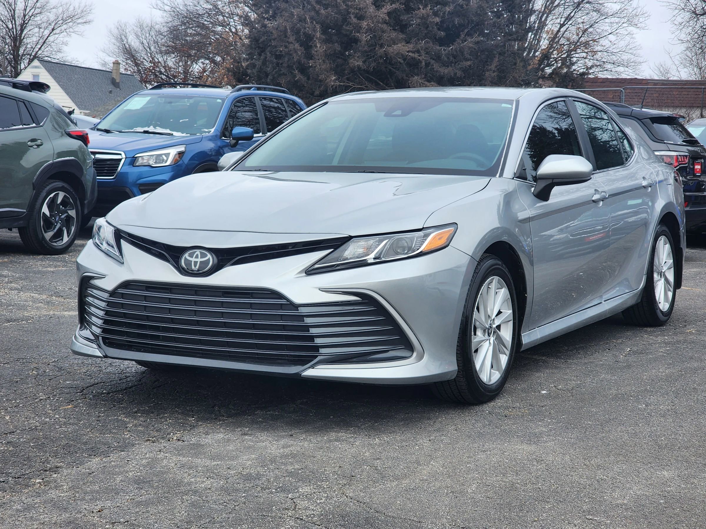 Used 2023 Toyota Camry LE image 3