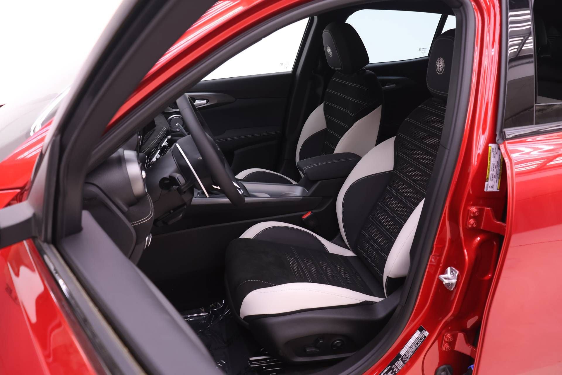 New 2026 Alfa Romeo Tonale AWD/4WD image 7