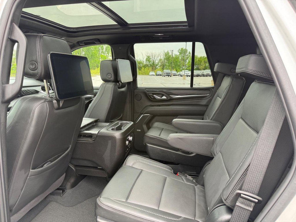 Used 2024 GMC Yukon Denali w/ Advanced Technology Package AWD/4WD image 10