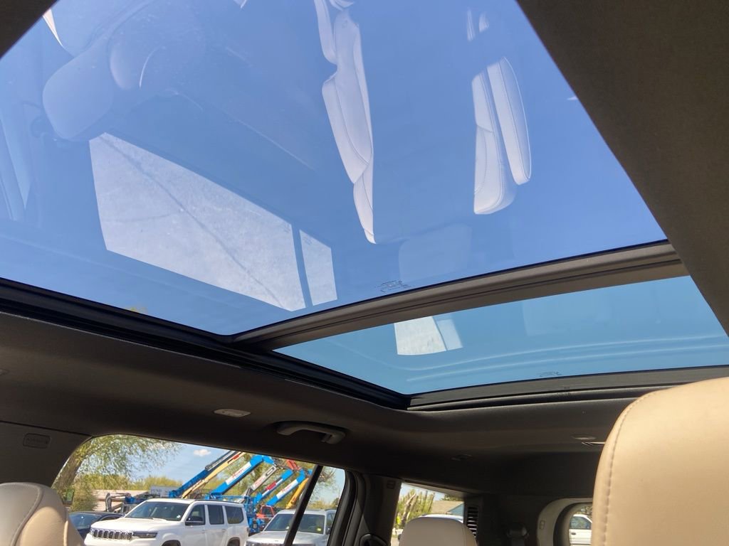 New 2025 Jeep Grand Cherokee L Limited w/ Black Appearance Package image 25