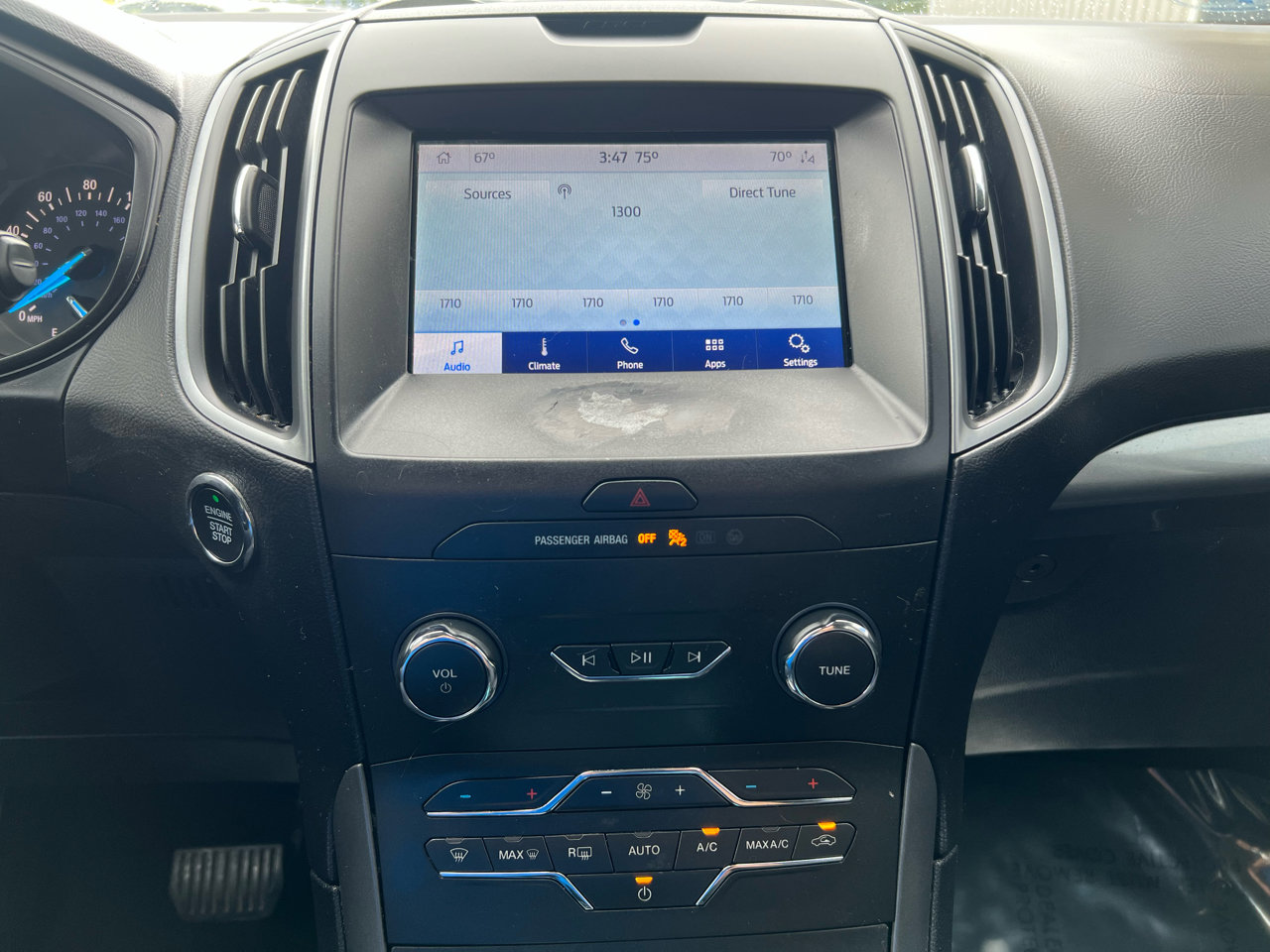 Used 2020 Ford Edge SE image 16