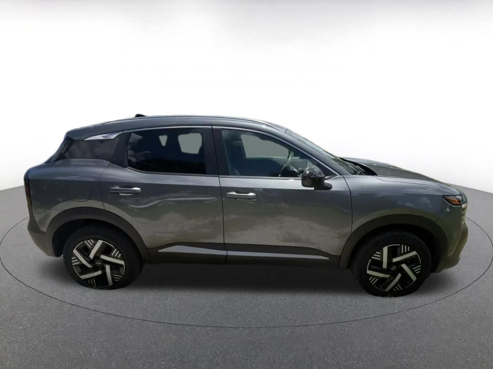 Used 2026 Nissan Kicks SV FWD image 15