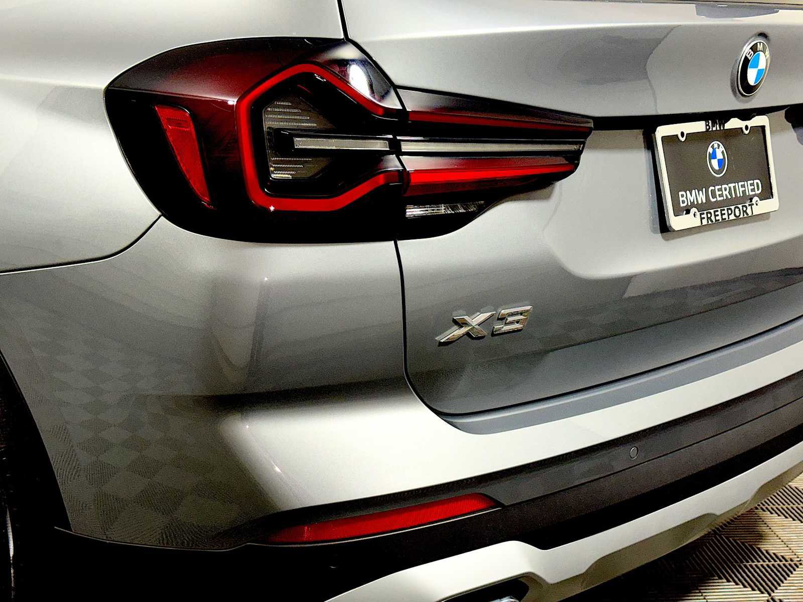 Certified 2024 BMW X3 xDrive30i w/ Premium Package image 28