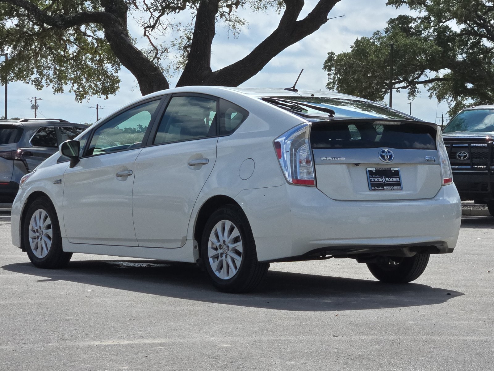 Used 2014 Toyota Prius Prime Plug-In Hybrid FWD image 3