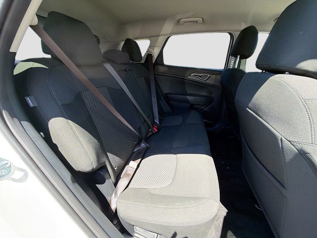 Used 2025 Kia Sportage LX AWD/4WD image 27