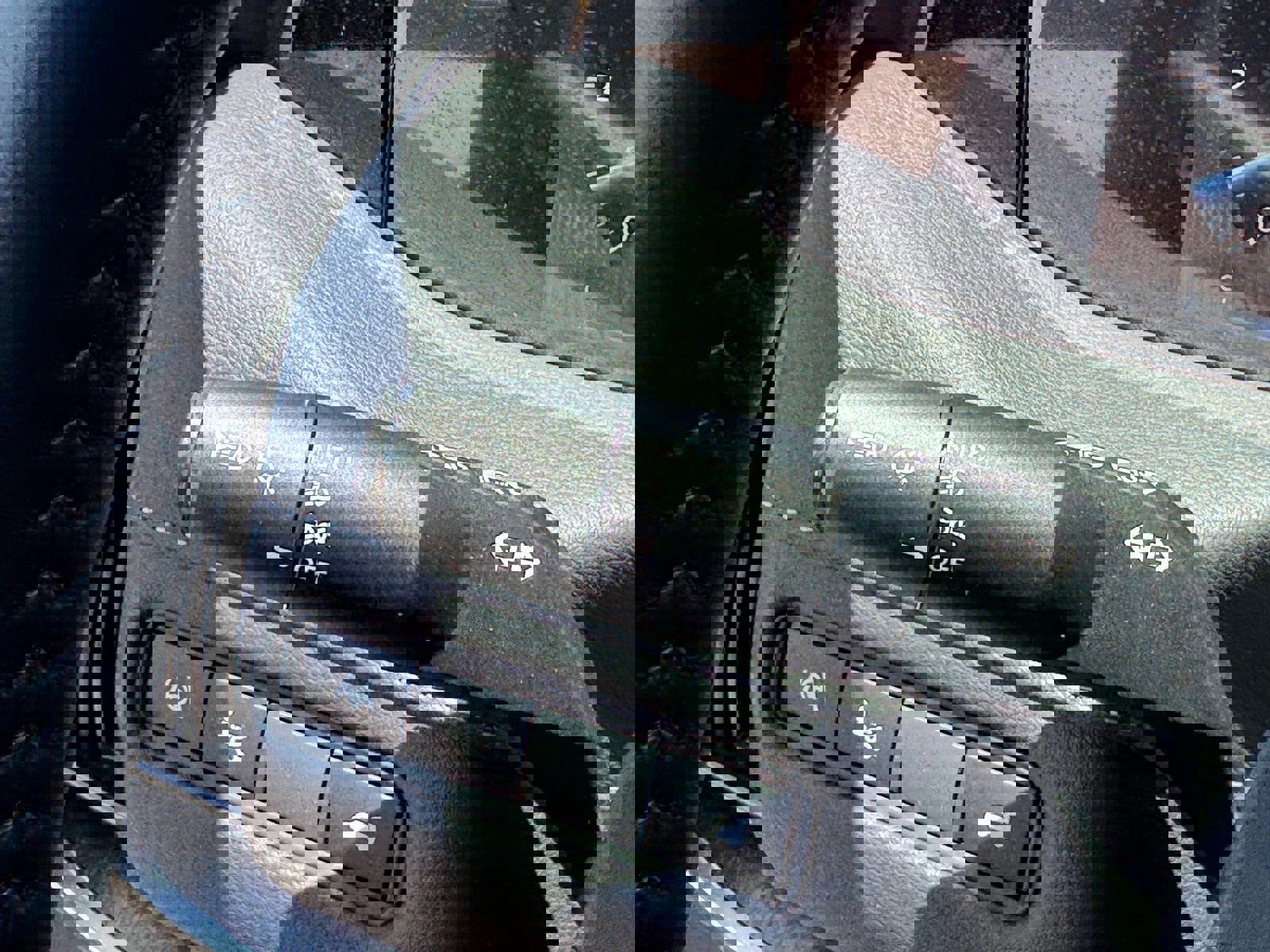 New 2025 Nissan Armada SL w/ Captain's Chari Seat Package image 17