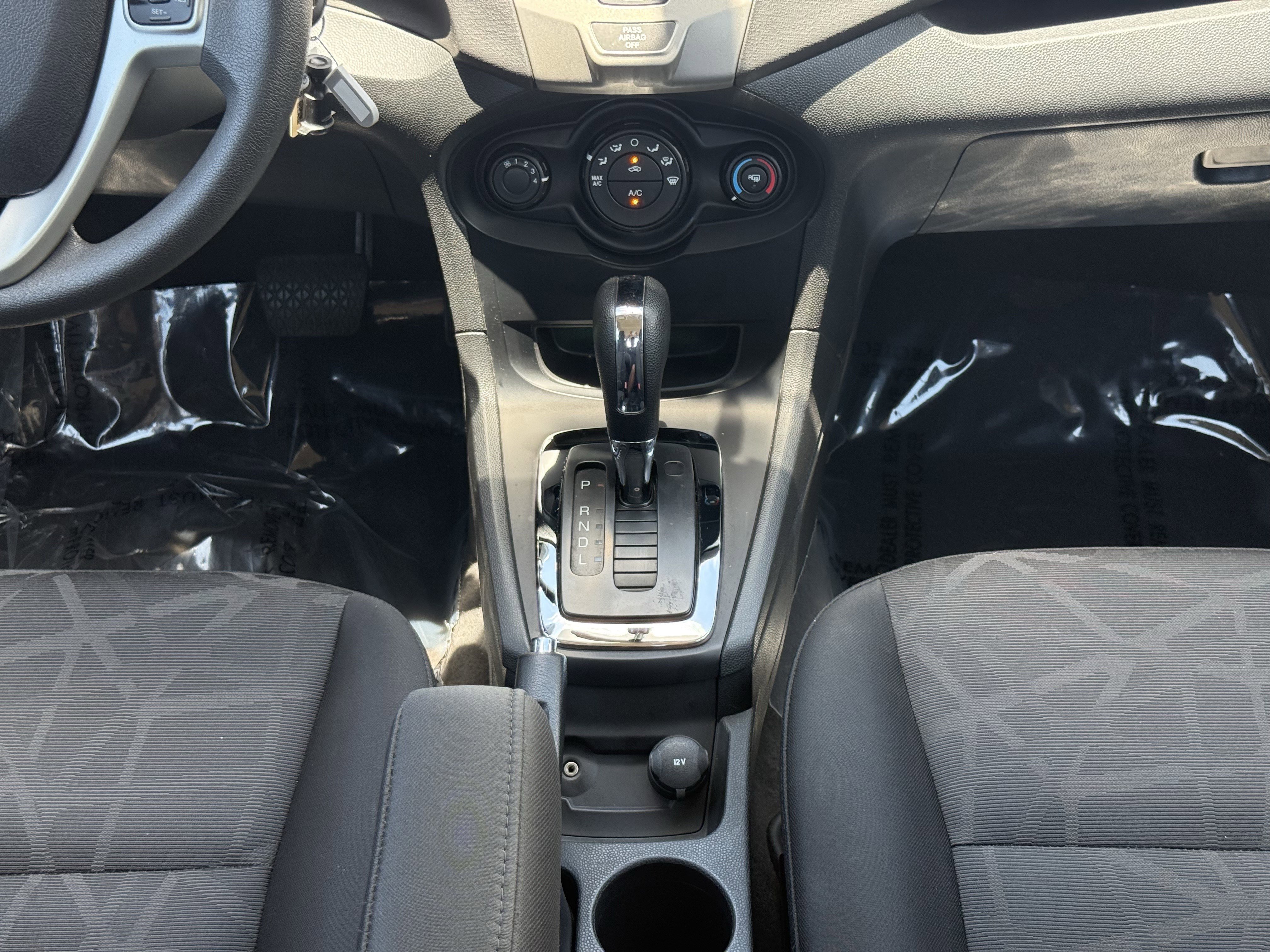 Used 2013 Ford Fiesta SE w/ Super Fuel Economy Pkg FWD image 18