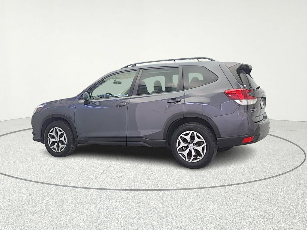 Used 2022 Subaru Forester Premium image 5