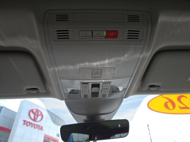 Used 2026 Volkswagen Taos SE w/ Panoramic Sunroof Package AWD/4WD image 22