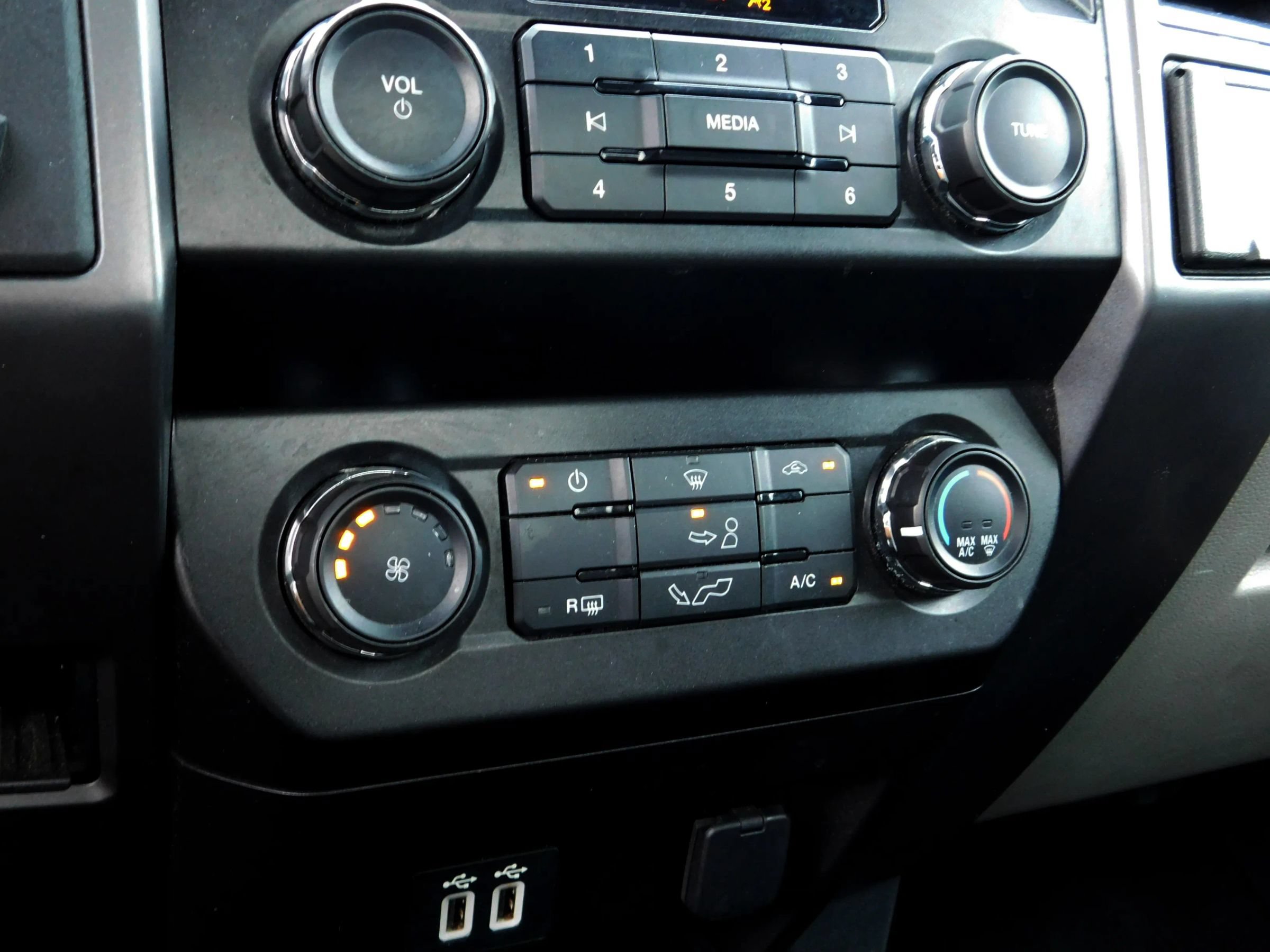 Used 2019 Ford F150 XLT w/ Equipment Group 301A Mid RWD image 16
