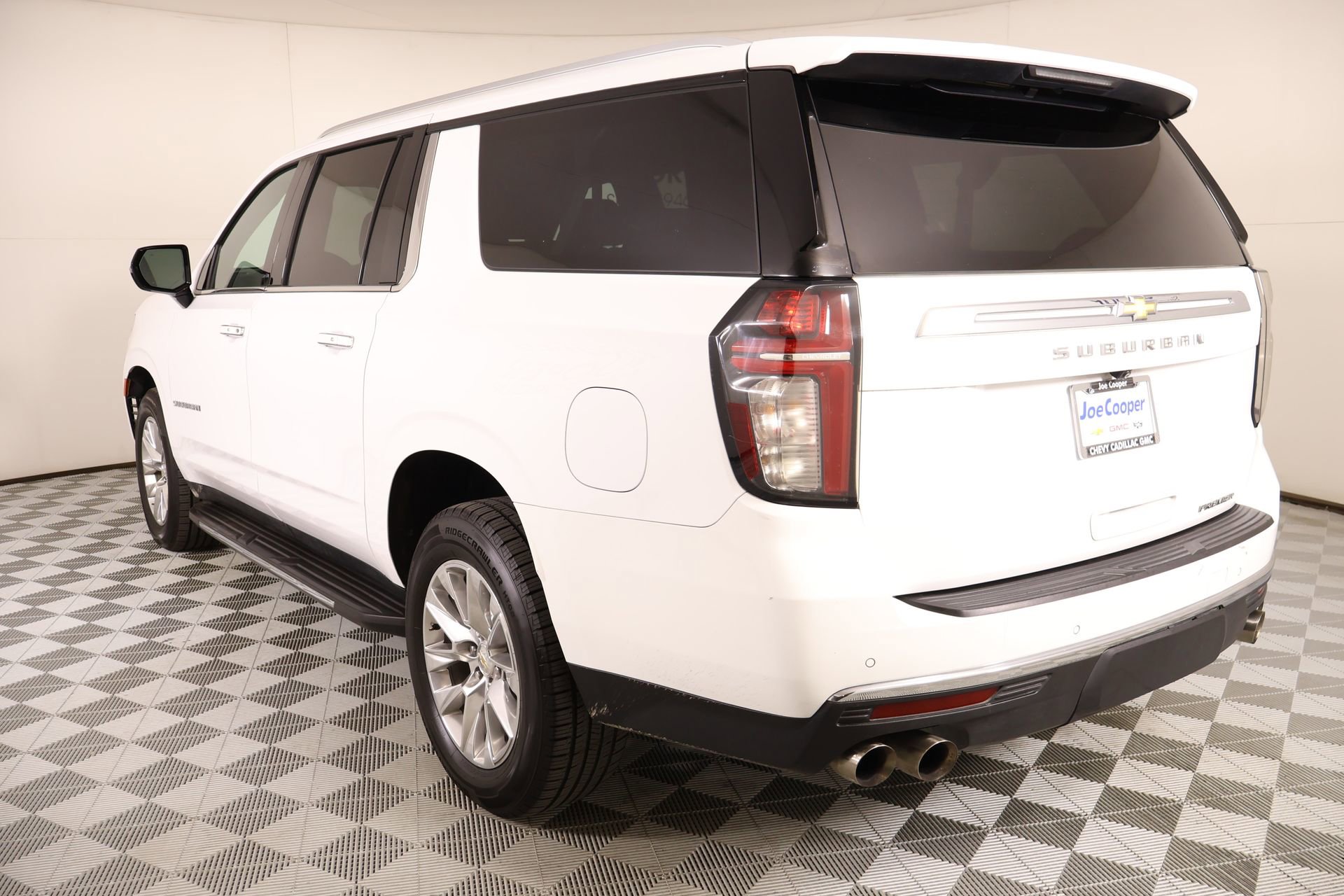 Used 2023 Chevrolet Suburban Premier image 23