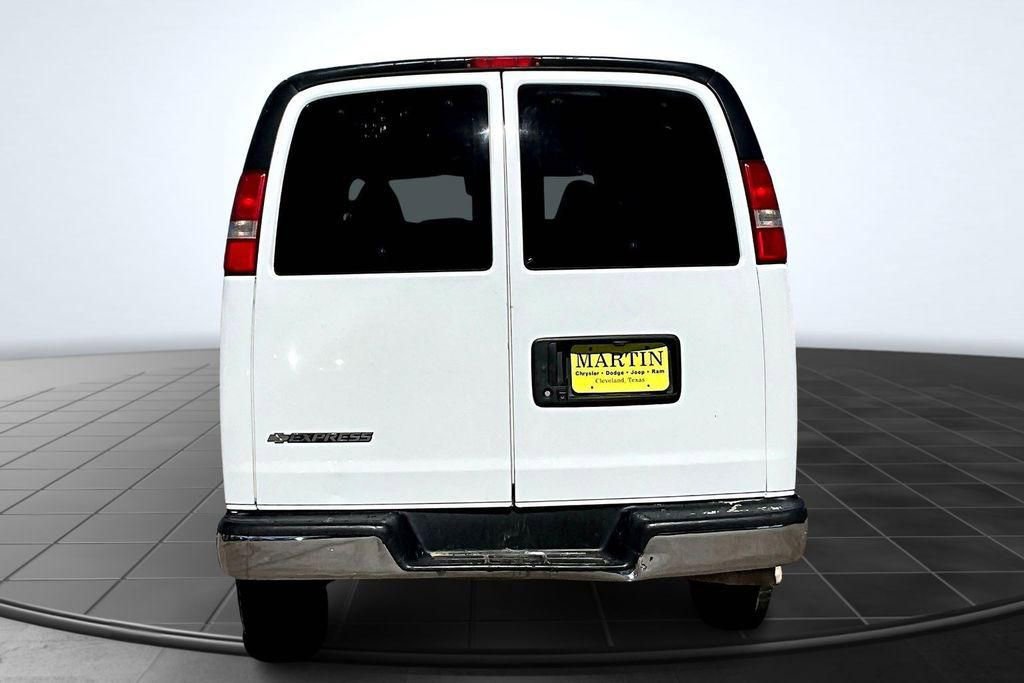 Used 2019 Chevrolet Express 3500 LT w/ LT Preferred Equipment Group image 4