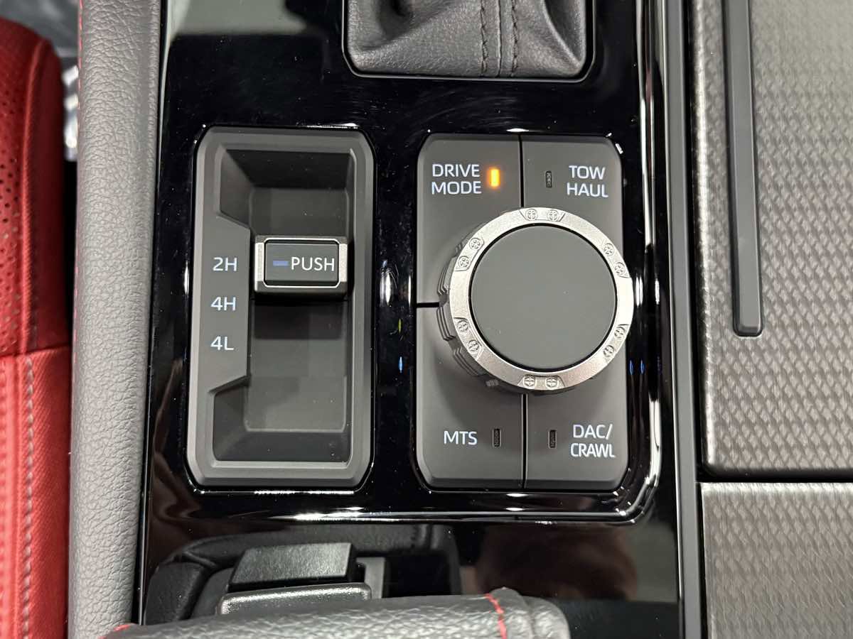 Used 2024 Toyota Sequoia Platinum image 33