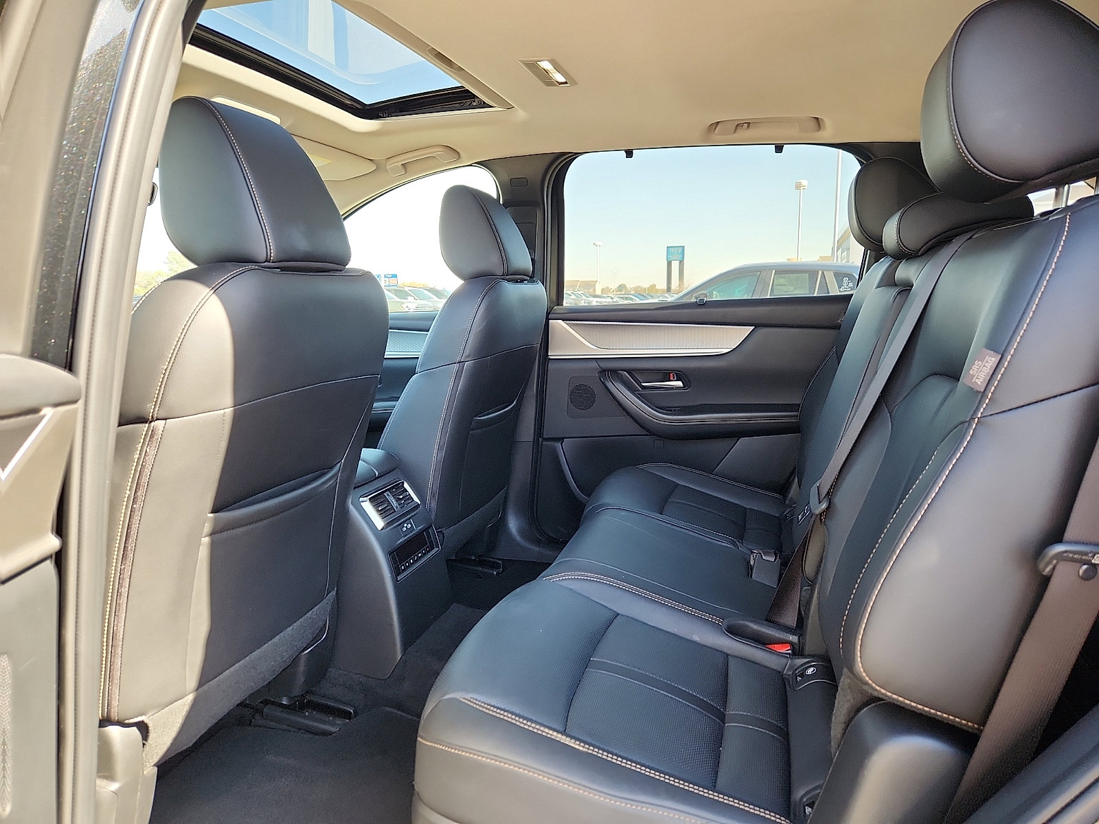 Used 2025 MAZDA CX-90 3.3 Turbo w/ Preferred Package image 12