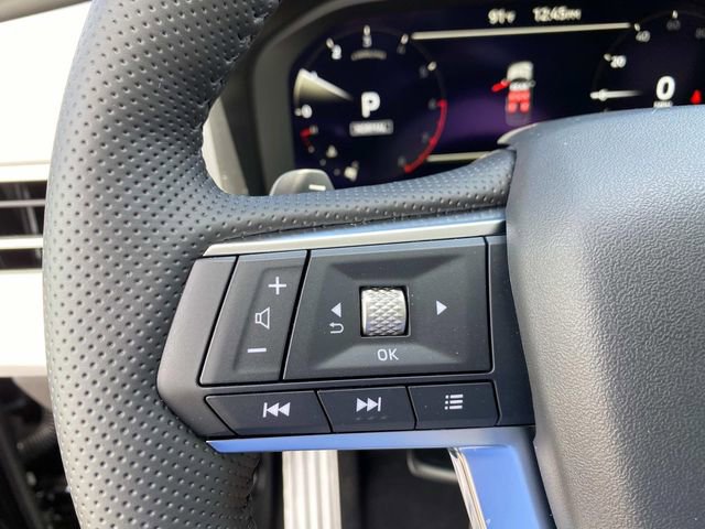 New 2025 Mitsubishi Outlander AWD image 16