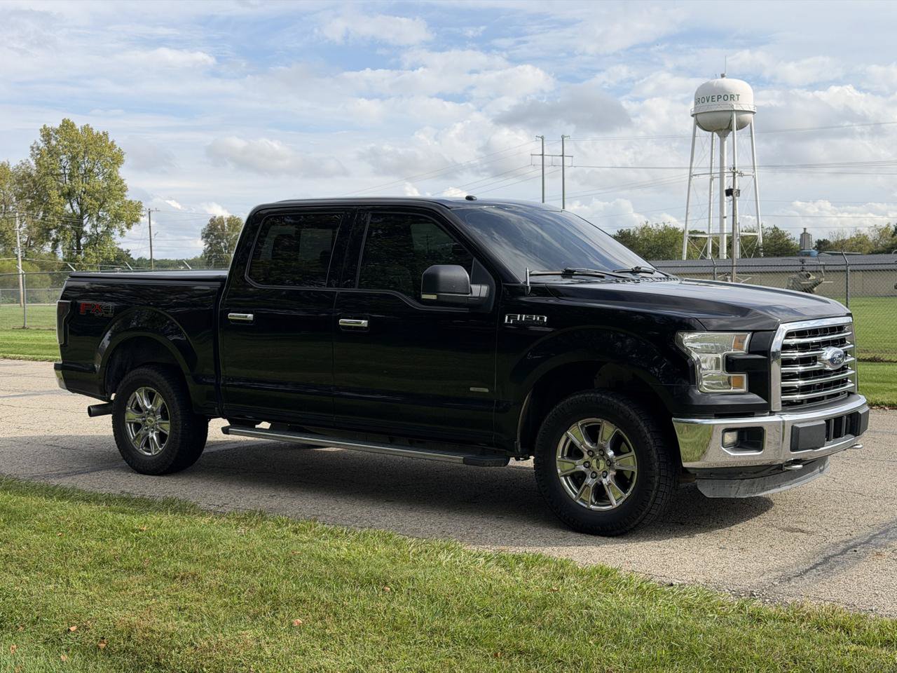 Used 2016 Ford F150 XLT w/ Equipment Group 302A Luxury AWD/4WD image 4