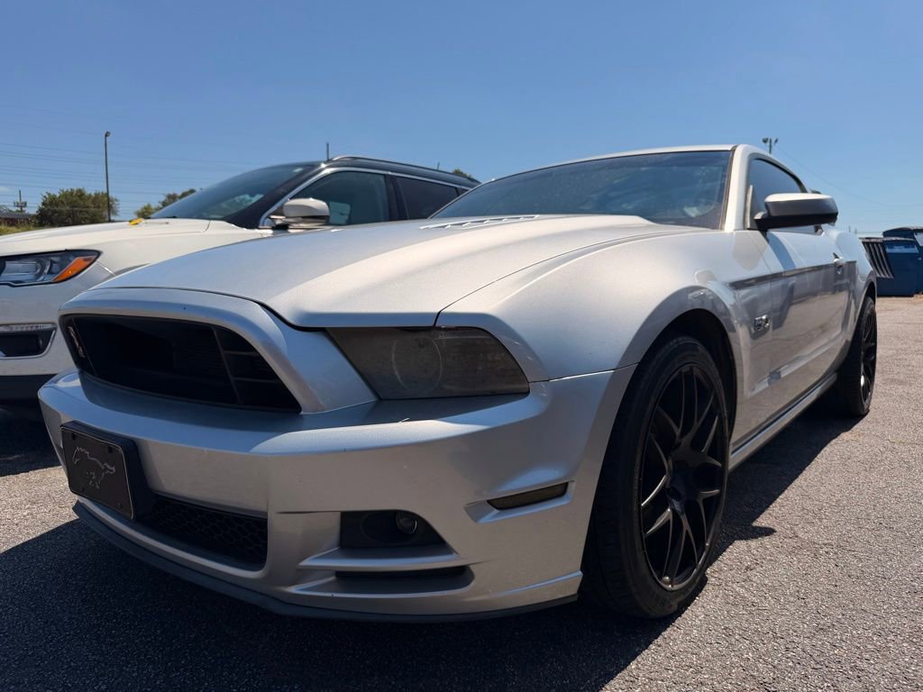 Used 2013 Ford Mustang GT RWD image 1