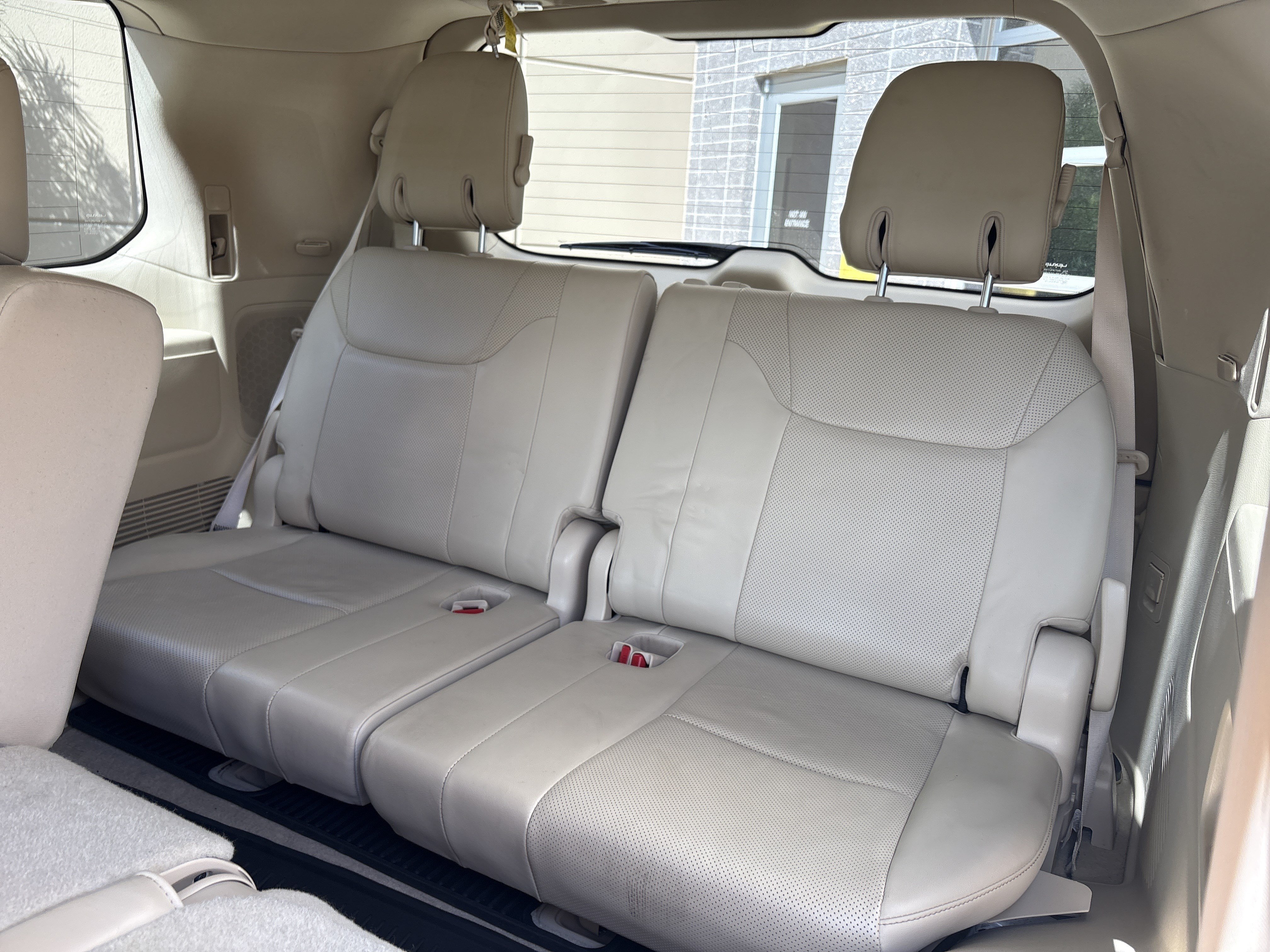 Used 2017 Lexus LX 570 4WD w/ Luxury Package image 33