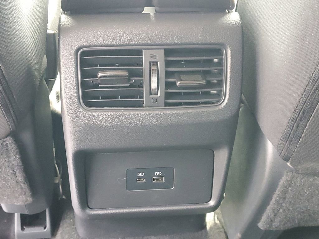 Used 2022 Nissan Rogue SV AWD/4WD image 11