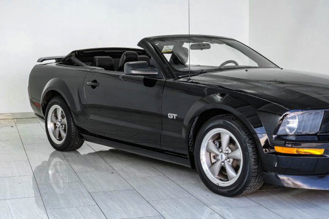 Used 2006 Ford Mustang GT RWD image 36