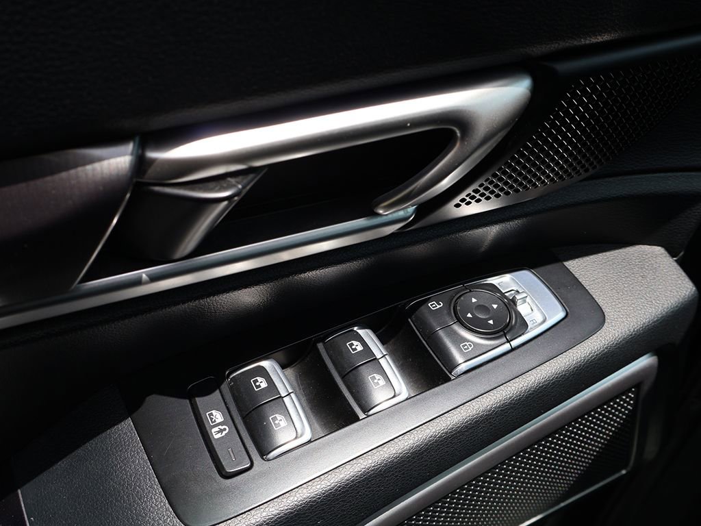 Used 2025 Kia Telluride S FWD image 19