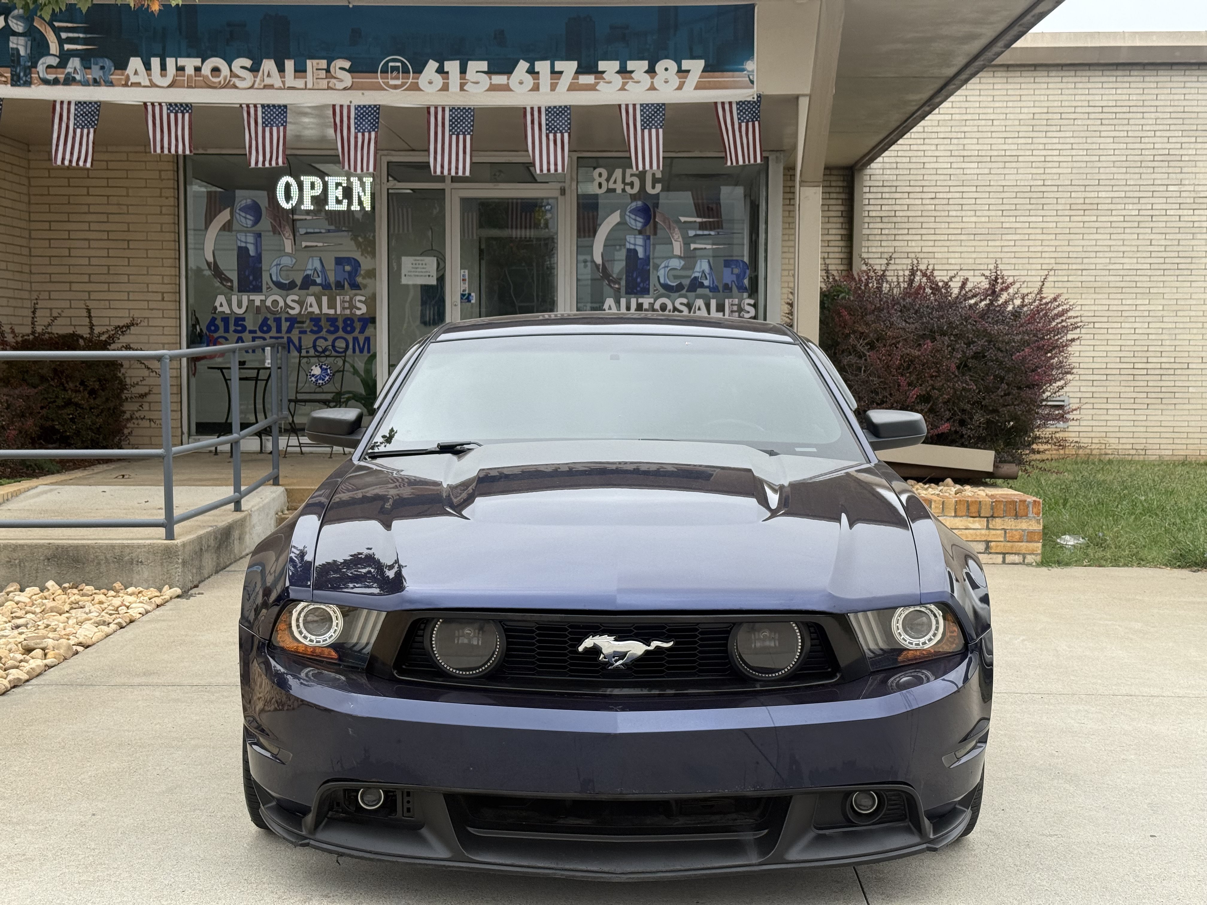 Used 2012 Ford Mustang Premium RWD image 2