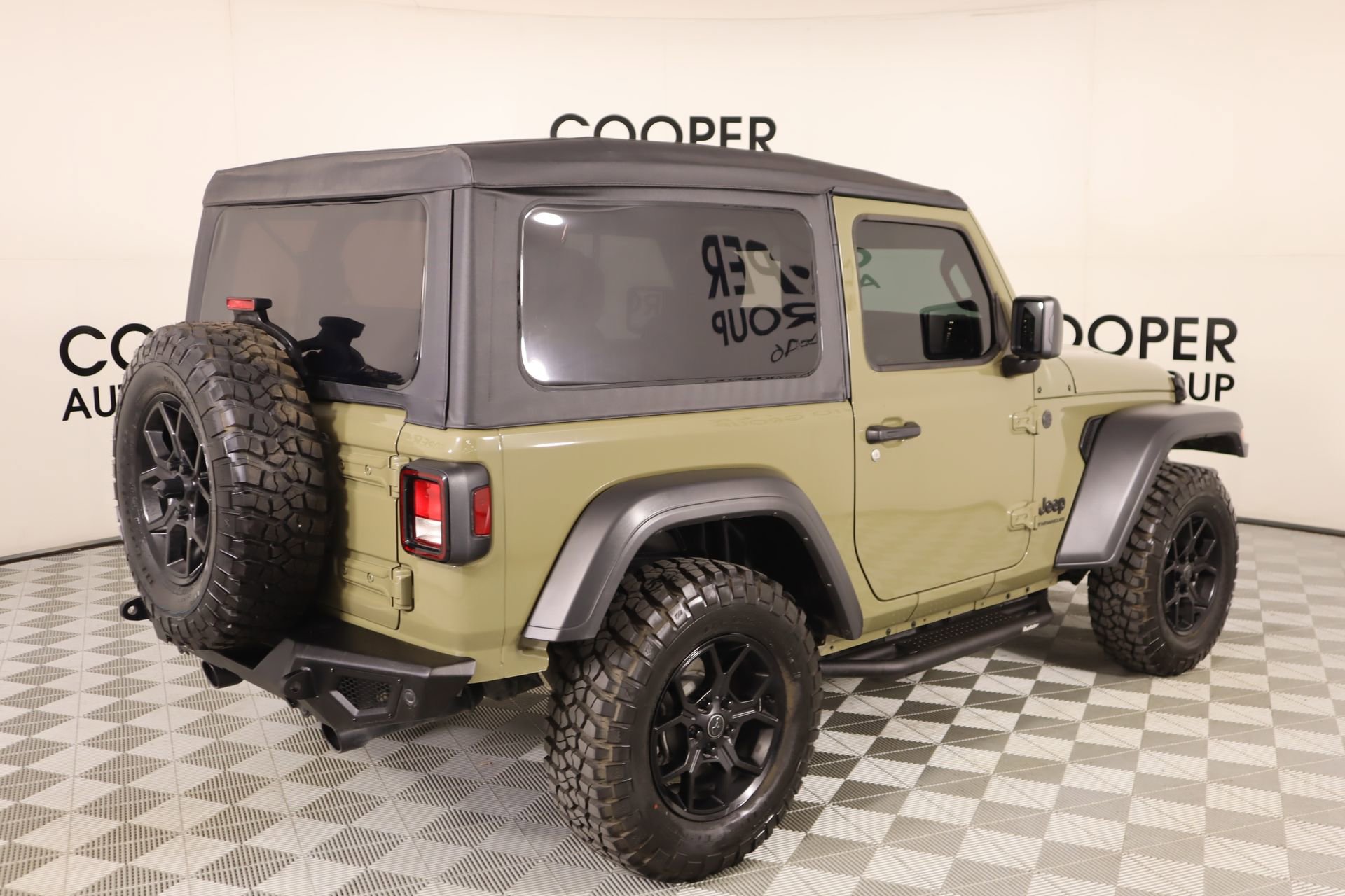 Used 2025 Jeep Wrangler Sport image 18