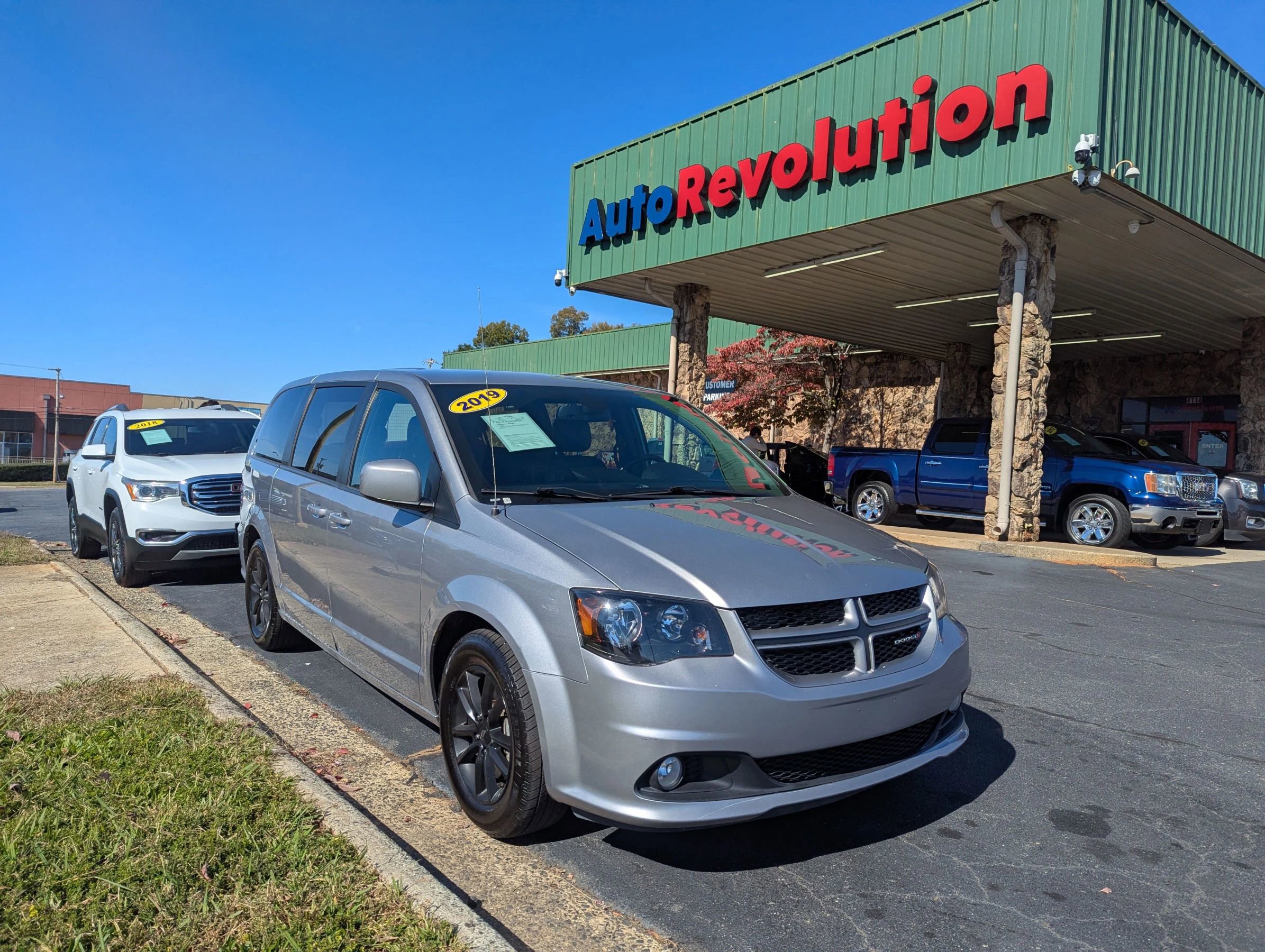 Used 2019 Dodge Grand Caravan GT image 1