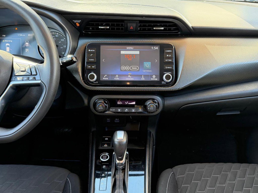 Used 2022 Nissan Kicks SV image 25