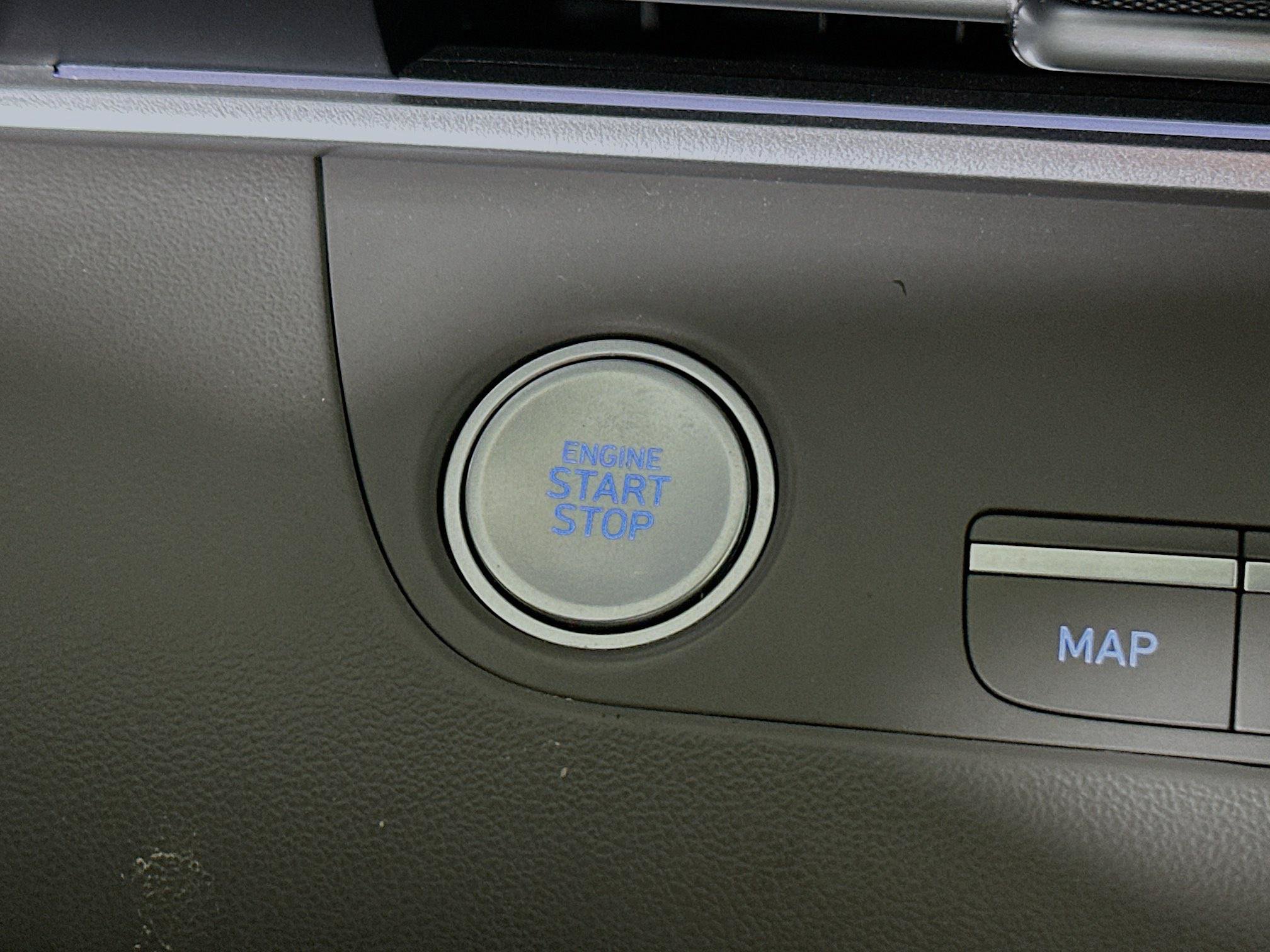 Used 2025 Hyundai Elantra SEL FWD image 20