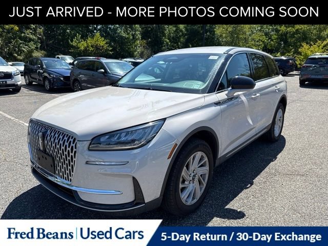 Used 2023 Lincoln Corsair AWD image 3