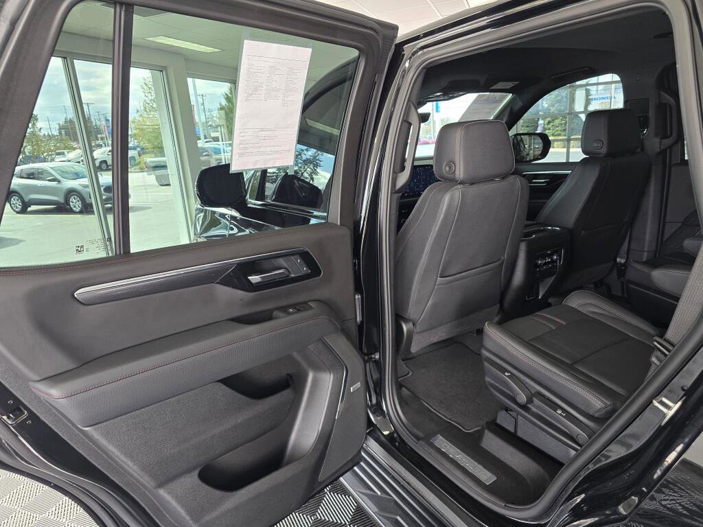Used 2025 Chevrolet Tahoe RST w/ RST Performance Edition AWD/4WD image 36