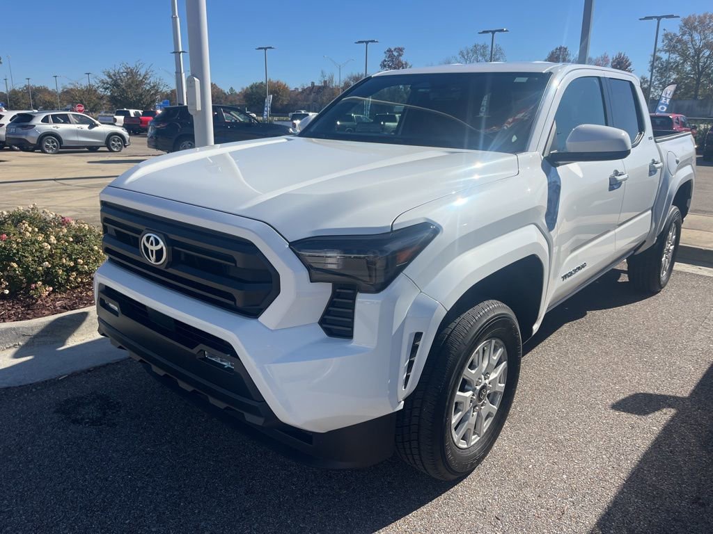 Used 2025 Toyota Tacoma SR5 image 1