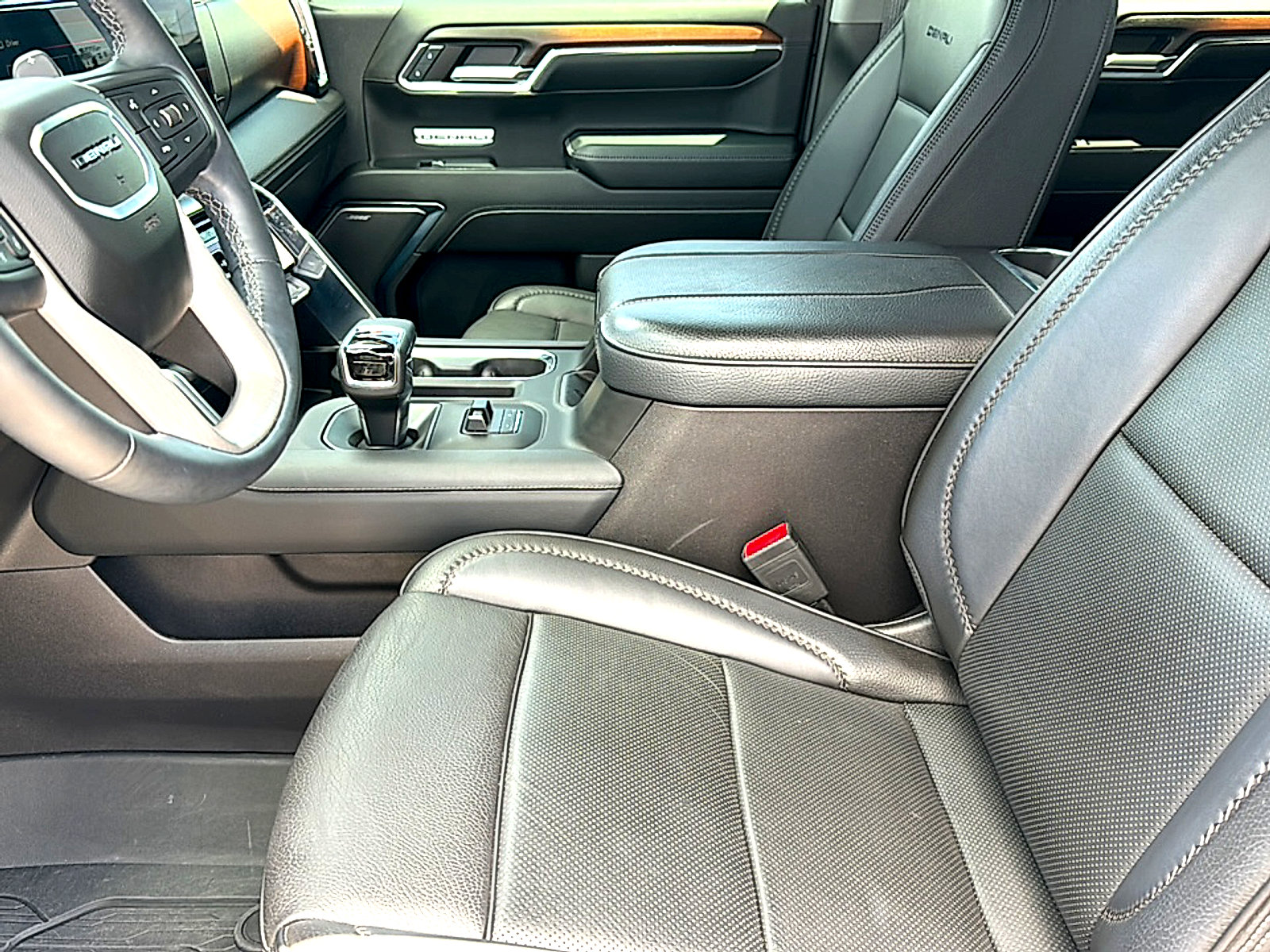 Used 2024 GMC Sierra 1500 Denali w/ Denali Reserve Package AWD/4WD image 13