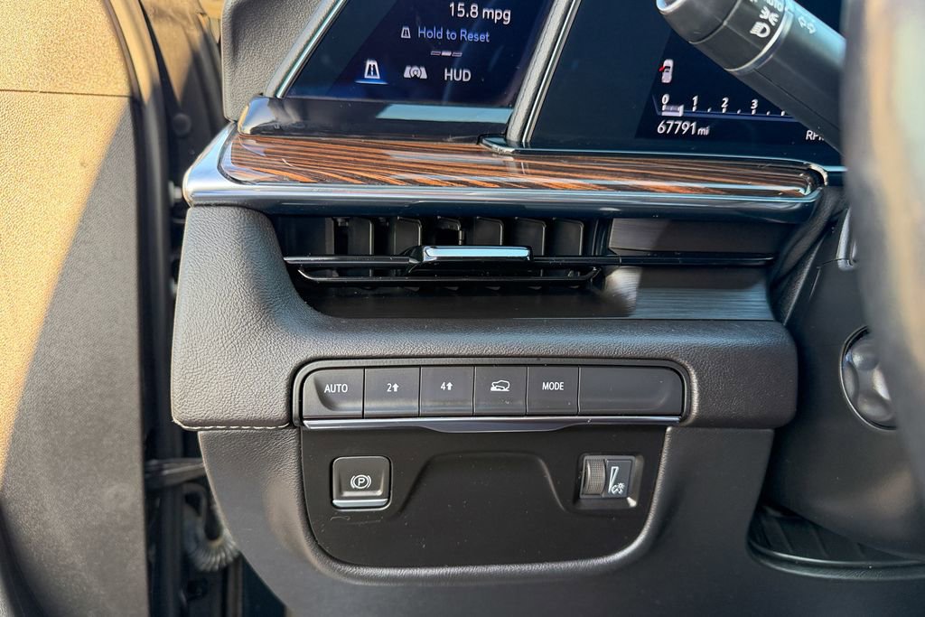 Used 2023 Cadillac Escalade Premium Luxury image 20