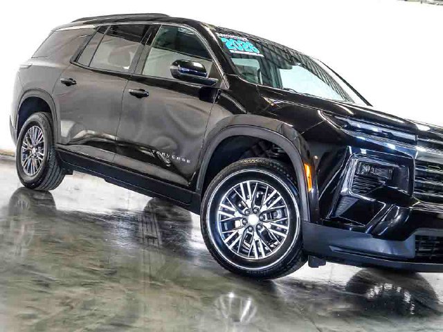 Used 2026 Chevrolet Traverse LT AWD/4WD image 5