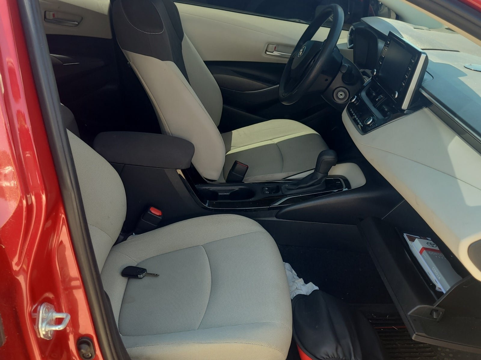 Used 2021 Toyota Corolla LE FWD image 11