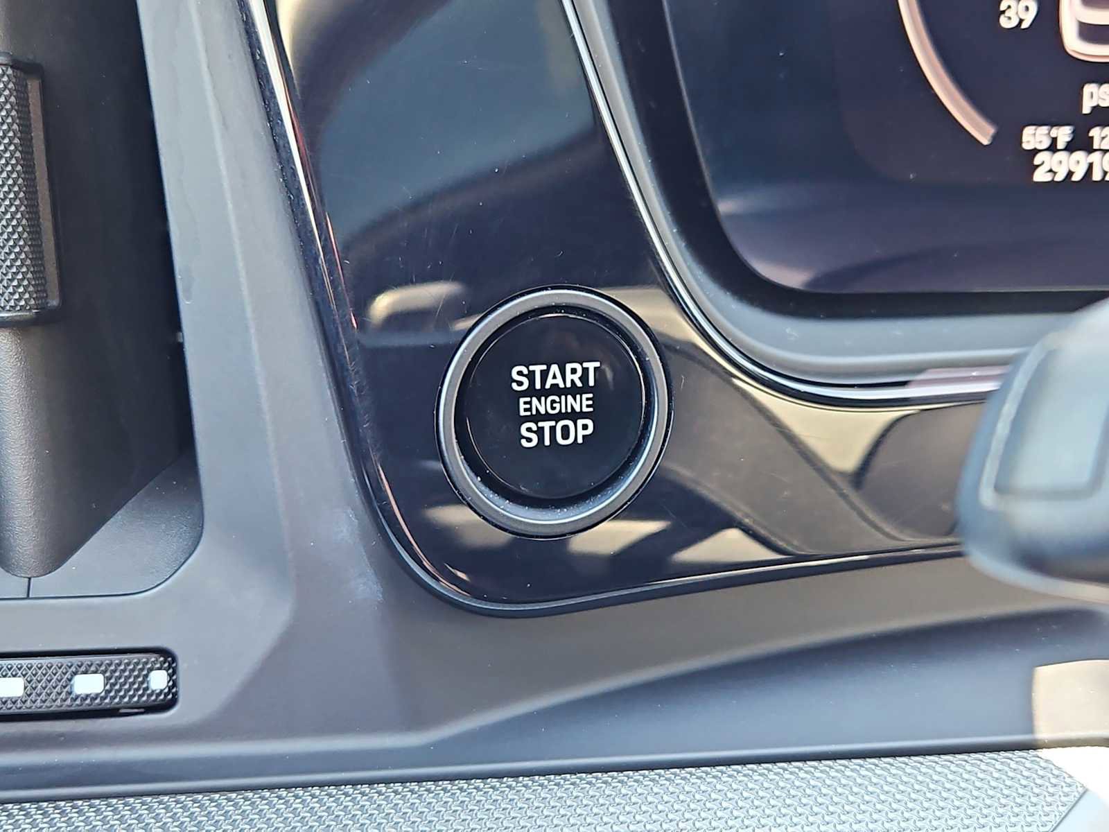 Used 2024 Porsche Cayenne Coupe AWD/4WD image 25