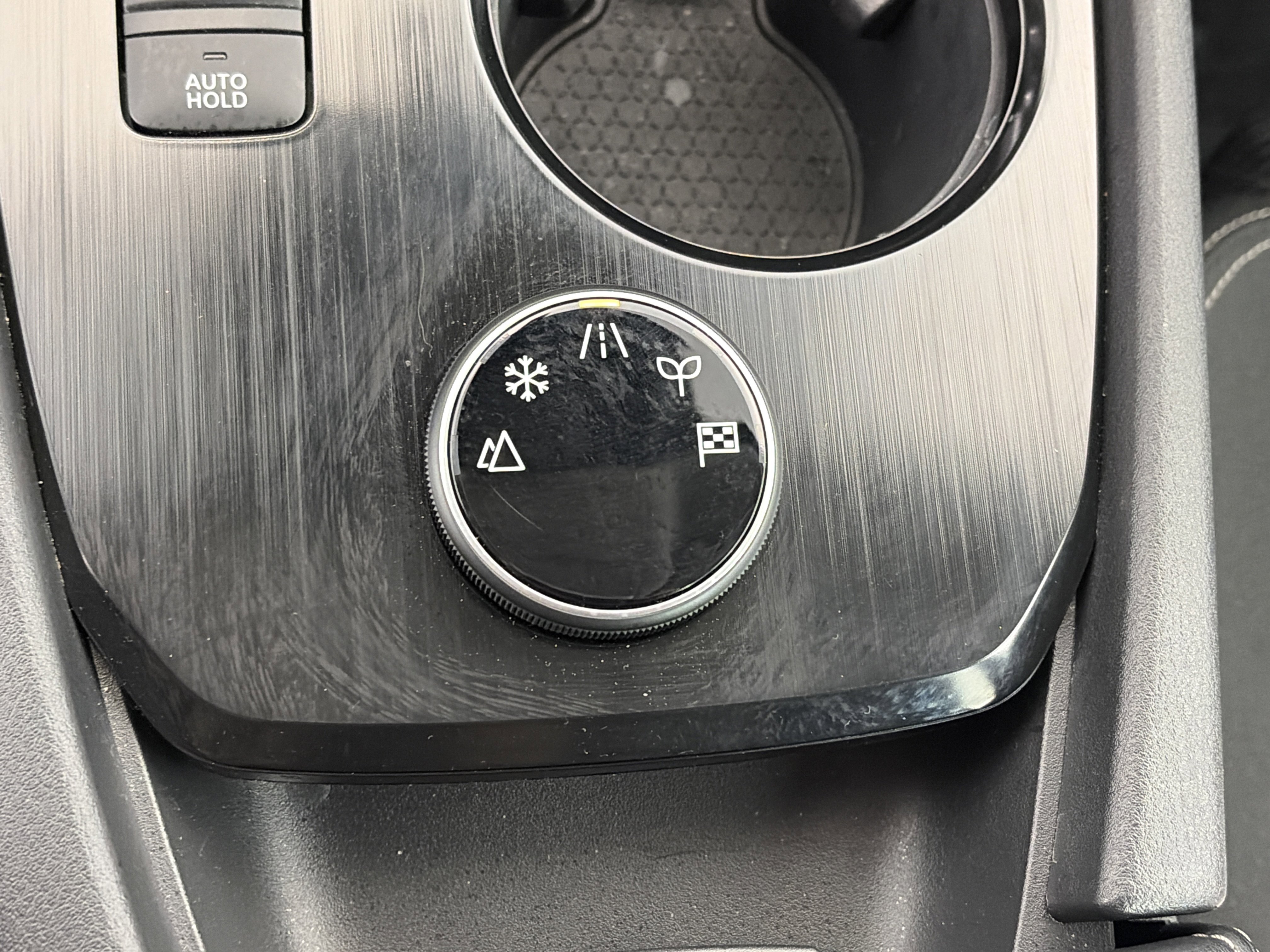 Certified 2025 Nissan Rogue SV image 24