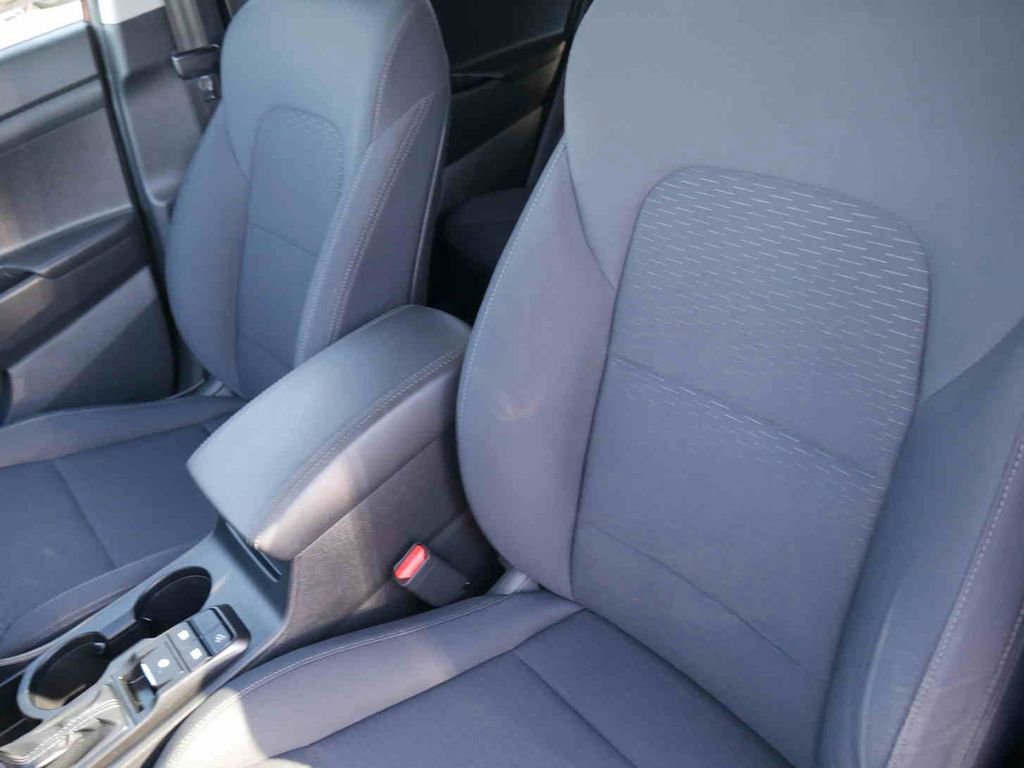 Used 2020 Hyundai Tucson SE w/ Winter Weather Package image 30