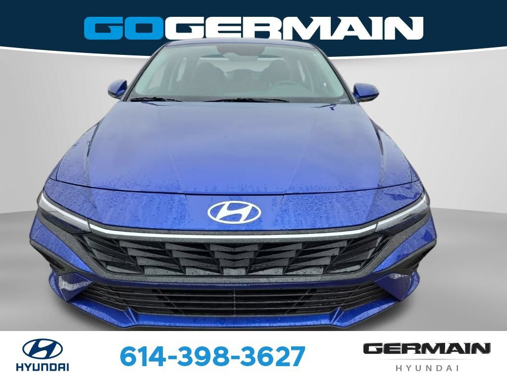 Certified 2025 Hyundai Elantra SE FWD image 2