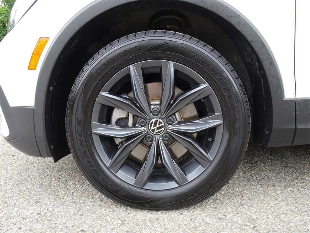 Used 2022 Volkswagen Tiguan SE image 25