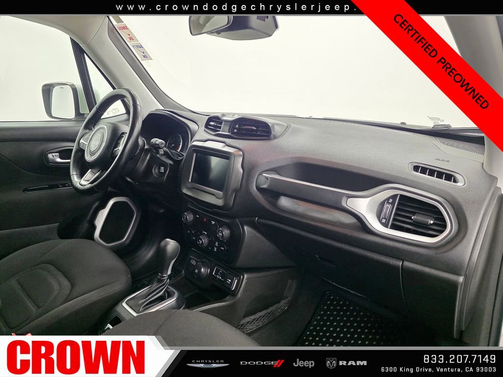 Certified 2020 Jeep Renegade Latitude w/ Cold Weather Group AWD/4WD image 12