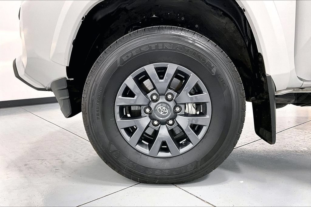 Used 2023 Toyota Tacoma SR5 RWD image 8